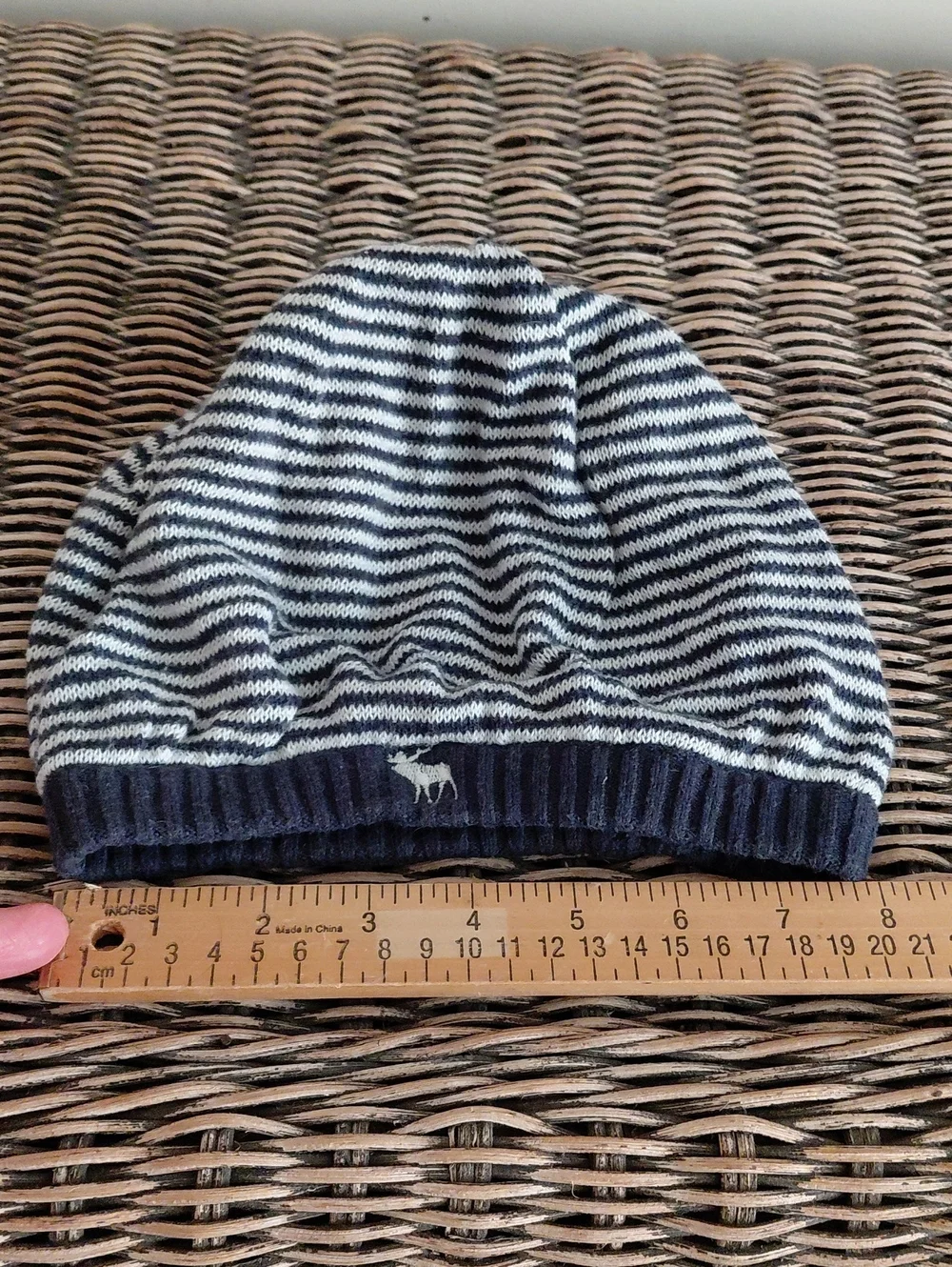Vintage Abercrombie & Fitch Navy/White Striped Slouch Beanie